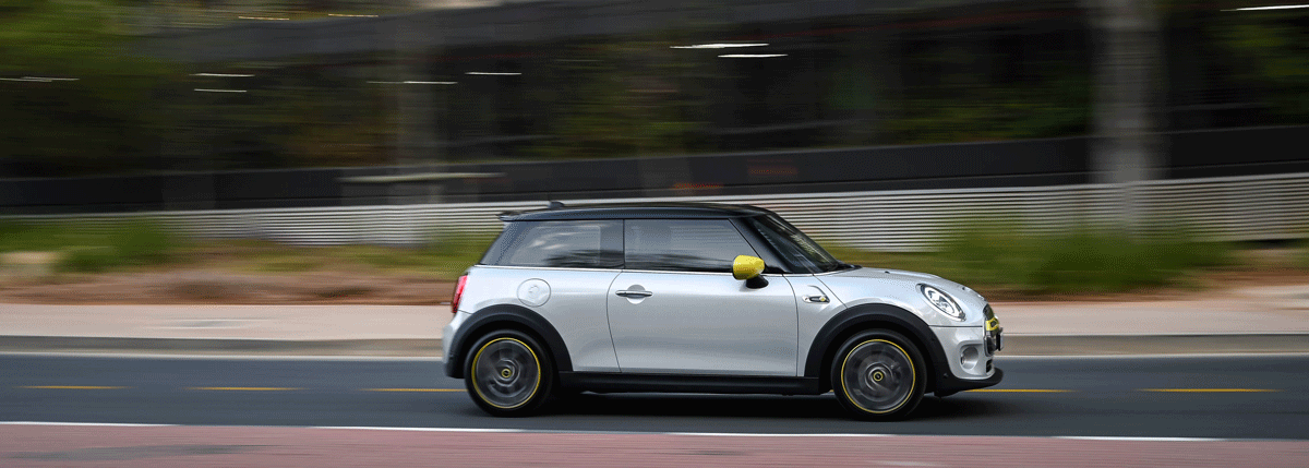 Mini Cooper now available as fully electric model video-banner