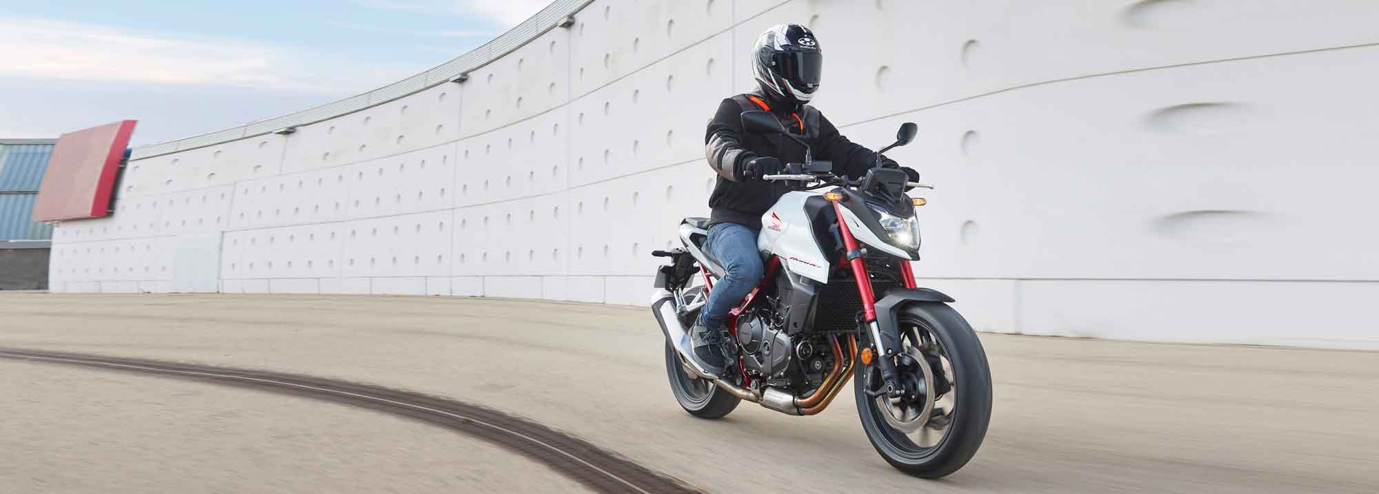 Honda CB750 hornet goes on sale in South Africa video-banner