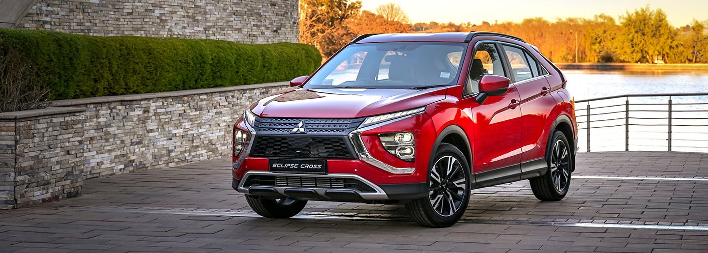 New Mitsubishi Eclipse Cross sets to take center stage in the compact SUV market video-banner