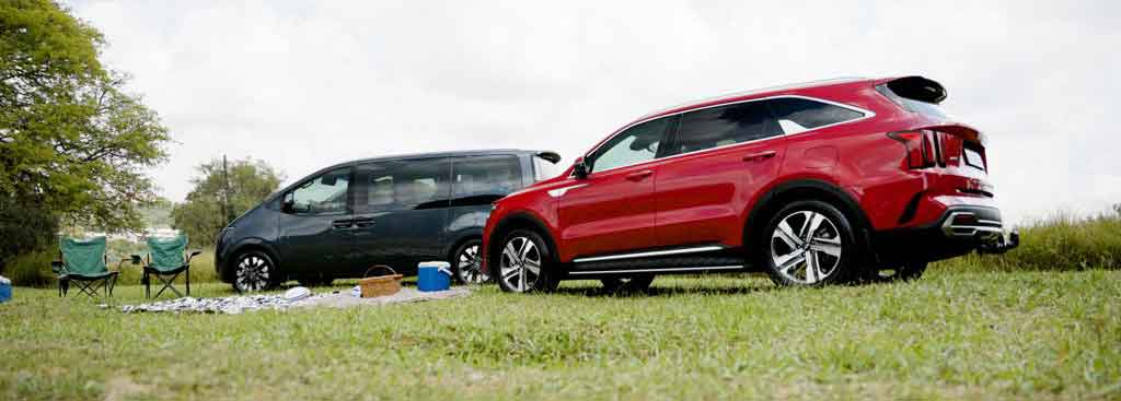 Let’s get out of town: Kia Sorento or Hyundai Staria
