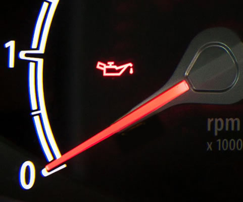 engine-oil-warning-light-explained